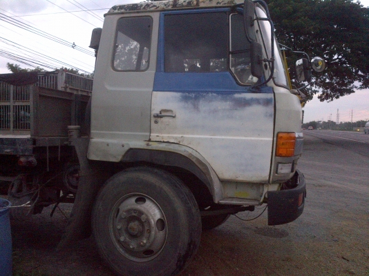 ขายรถสิบล้อ HINO 165 แรง เครื่อง EH700  ยาว 6 เมตร ราคา 370000 บาท ไฟแนนท์จัด 300000 บาทโทร 0906208746