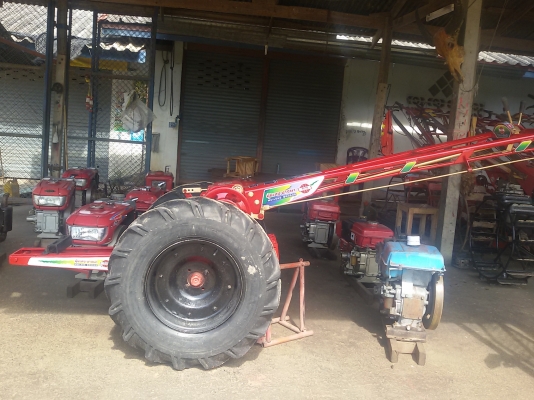 ตัวรถไถเดินตามบางนาอะเม็ดชิ้ง พร้อมไช้งาน  ขายใน  ราคา15500บาท รถอยู่วังบัว คลองขลุง กำแพงเพชร    สนใจสอบุถามได้ที่081 3655997 อำพร  พาเจริญ  ราคาต่อรองได้อีกนะครับ