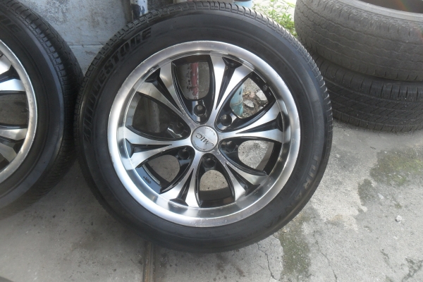 ได้มาแบบนี้เลยครับ ล้อแม็ก17นิ้ว 6รู พร้อมยาง สวยๆ 4 ล้อ ราคา 6900 บาท ได้มาแบบนี้เลยครับ ล้อแม็ก17นิ้ว 6รู พร้อมยาง สวยๆ 4 ล้อ ราคา 6900 บาท