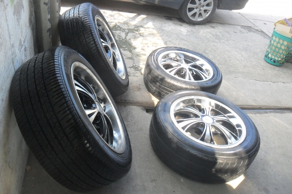 ได้มาแบบนี้เลยครับ ล้อแม็ก17นิ้ว 6รู พร้อมยาง สวยๆ 4 ล้อ ราคา 6900 บาท ได้มาแบบนี้เลยครับ ล้อแม็ก17นิ้ว 6รู พร้อมยาง สวยๆ 4 ล้อ ราคา 6900 บาท