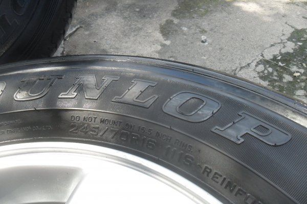 ล้อแม็ก 16นิ้ว 6รู อีซูสุ พร้อมยาง สวยๆ 4 ล้อ ราคา 7900 บาท