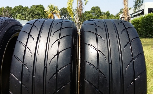 ยาง,265-40-18 Hankook Rs3 สภาพเต็มปลาย13 คู่ละ 6,500