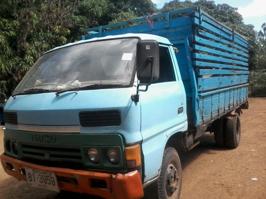 ขายอืซูซุ เครื่องนิสสัน FD35  135 แรง เกียร์นิสสันโลว์ปลายเกียร์ มีโลว์กลางอีกลูก