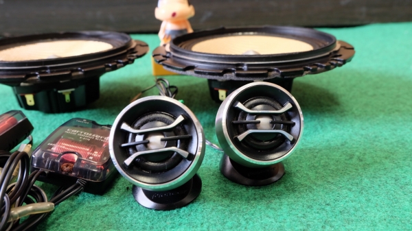 ชุดลำโพง Pioneer Carrozzeria กรวยเคฟล่าห์สีเหลือง ครบชุดหน้า-หลัง-ทวิตเตอร์แบบขาตั้ง-เน็ตเวิคแบบกล่อง 2 ทาง ครบชุดจริงๆ