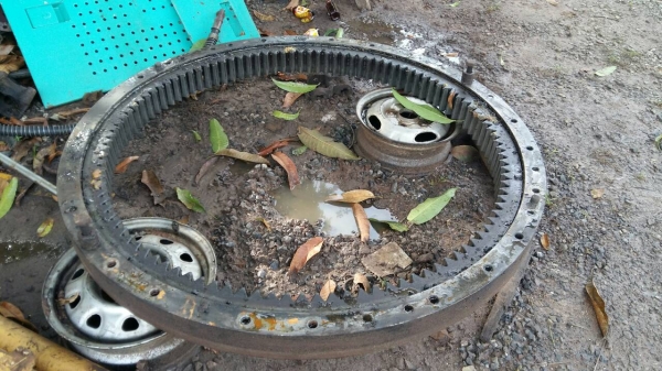 ขายเหมาอะใหล่แมคโคร CAT 200 B หลายรายการครับ