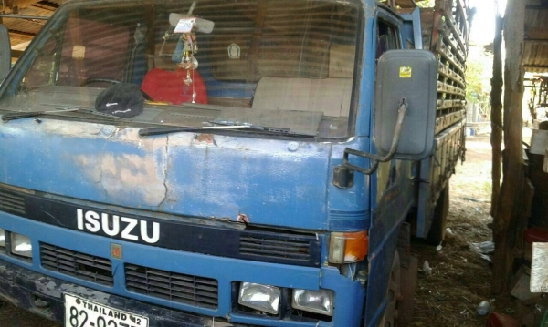 ขายครับ6 ล้อ 6 ล้ออีซูซุ 115 แรงม้าห้ ห้างแท้ เครื่อง4BD1ฝาดำยาว4.3เมตร