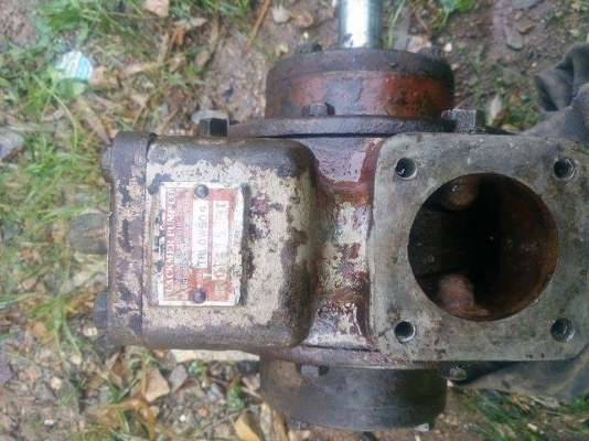 ปั๊มดูดน้ำมัน 1.5 นิ้ว เก่า usa