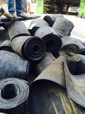 จำหน่าย บังฝุ่นเก่า หน้ากว้าง 40-50-60-70เซน หนา8-10มิล ราคาถูกๆครับ โทร 080-6135462