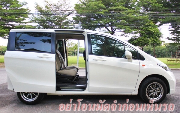 รถสวยบอดี้เดิม สภาพพร้อมใช้ ไมล์แท้ เข้าศูนย์ตลอด มีบุ๊คครบ ประตูสไลด์ไฟฟ้า 2ข้าง แอร์ดิจิตอล ABS Airbagคู่ ล้อแมกซ์ จอTV พร้อมแก๊สLPG อย่างดีถังโดนัท ประหยัดสุดๆ สนใจสอบถามได้ค่ะ