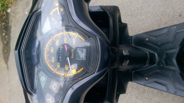 ขายลูกเดียวclick110หัวฉีด ปี2552รถบ้านๆ ราคาเบาๆมีเล่มเอกสารครบ