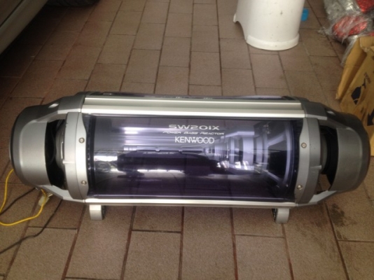 ตู้ SUB เเอมในตัว KENWOOD SW 201X 240 WATTS เก่าญี่ปุ่นเเท้สภาพสวย