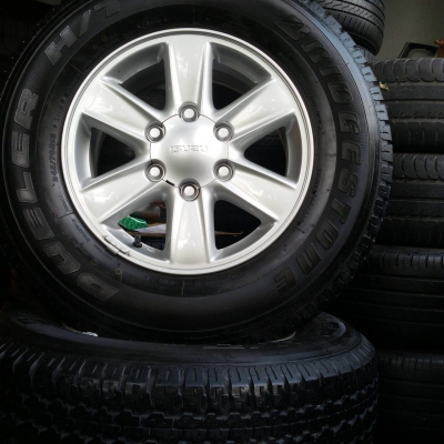 ล้อ isuzu ขอบ 16 พร้อมยาง bridgestone 245 70 16 ปี 15 ชุดล่ะ 16,500