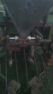 เครื่องปลูกอ้อยKMT เครื่องปลูกอ้อยKMT