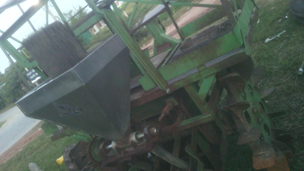 เครื่องปลูกอ้อยKMT เครื่องปลูกอ้อยKMT