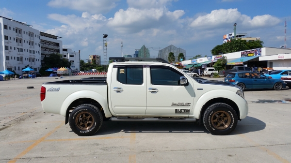 ขายรถนาวาร่าตัวท๊อป 4&times;4
