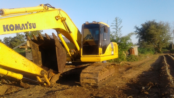 ต้องการขายรถแมคโค KOMATSU  PC200-7  รถเจ้าของขายเอง