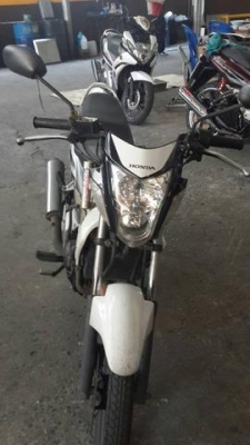 ขาย ปรับราคา 23,000 บาท HONDA SONIC 125 ปี 50 ล้อแม็กสตาร์ทมือ เครื่องดีเดิม สภาพชุดสีใช้ได้  เล่มพร้อมชุดโอน