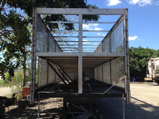 รับต่อรถบรรทุกสุกรแบบมีลิฟต์ขึ้นลง 2-3 ชั้น รับต่อรถบรรทุกสุกรแบบมีลิฟต์ขึ้นลง 2-3 ชั้น