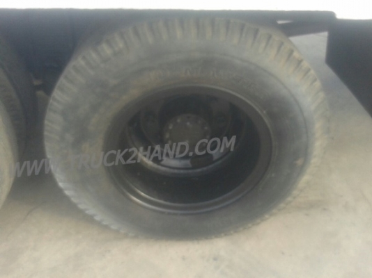 รถบรรทุก 10 ล้อพื้นเรียบท้ายลาด ISUZU รุ่น JCM เครื่อง 6 สูบ