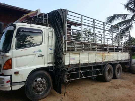 ขาย 10ล้อฮีโน่เพลาเดียวเครื่อง220แรง สนใจโทสอบถามรายละเอียดได้คับ