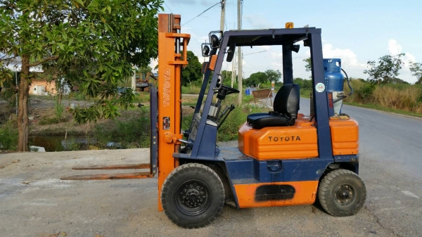 ขายด่วนรถยก TOYOTA 5FGยก2.0ตันเสาสูง3เมตรรถนอกนำเข้ายังไม่เคยใช้งานในเมืองไทย ขายด่วนรถยก TOYOTA 5FGยก2.0ตันเสาสูง3เมตรรถนอกนำเข้ายังไม่เคยใช้งานในเมืองไทย