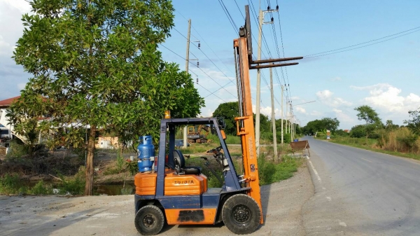 ขายด่วนรถยก TOYOTA 5FGยก2.0ตันเสาสูง3เมตรรถนอกนำเข้ายังไม่เคยใช้งานในเมืองไทย ขายด่วนรถยก TOYOTA 5FGยก2.0ตันเสาสูง3เมตรรถนอกนำเข้ายังไม่เคยใช้งานในเมืองไทย