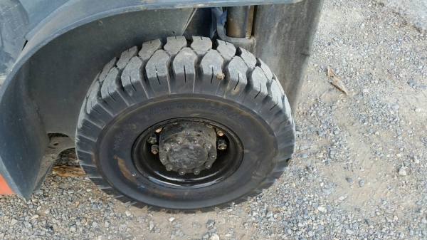 ขายด่วนรถยก TOYOTA 6FGยก1.5ตันเสาสูง3เมตรยางตันใหม่หน้าหลังรถนอกนำเข้ายังไม่เคยใช้งานในเมืองไทยเลยรุ่นใหม่สุดๆขายถูกๆๆ