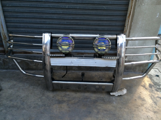 ขายกันชนสแตนเลสพร้อมสปอร์ตไลย์และไฟเดย์ไลย์สภาพสวยๆ