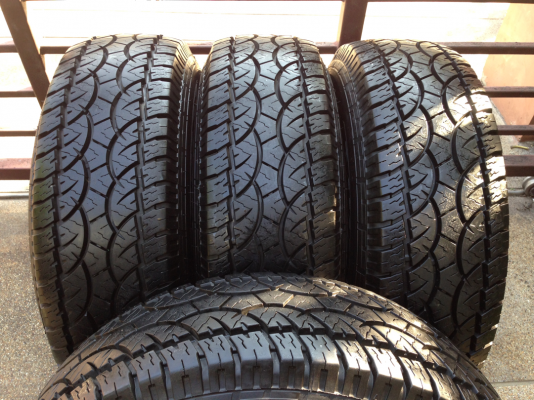 ยาง All Deestone 235 75 15 ลงพื้นปี14 ดอกเต็มๆ ไม่มีปะ ดอกคมๆทุกเส้น ใช้ได้อีกหลายปี ราคาไม่แพง