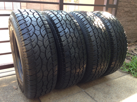 ยาง All Deestone 235 75 15 ลงพื้นปี14 ดอกเต็มๆ ไม่มีปะ ดอกคมๆทุกเส้น ใช้ได้อีกหลายปี ราคาไม่แพง