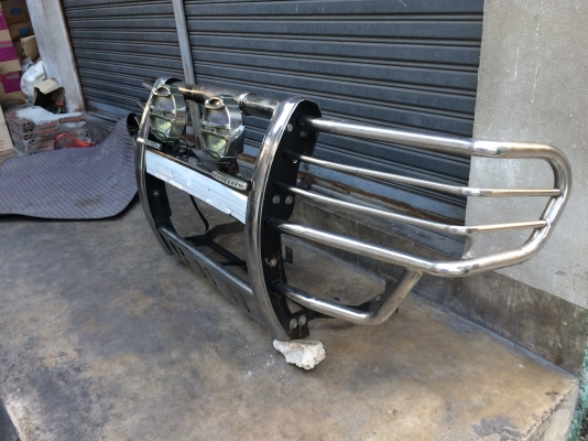 ขายกันชนสแตนเลสพร้อมสปอร์ตไลย์และไฟเดย์ไลย์สภาพสวยๆ