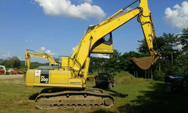 ขายรถแบคโฮPC200-7LCรถติดรายคีบมีเล่มมีบุงกีด้วยหัวเกงยกได้