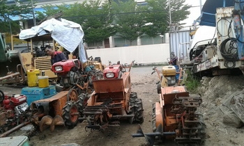 เข้ามาเลือกสรรกันนะครับมาอีก 3 ตัว รถขุดร่อง วางท่อประปา วางสายไฟ มีทั้ง เบนซิน และดีเซล พร้อมใช้งานครับ