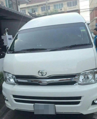 รถตู้ TOYOTA  สีขาว เครื่องดีเซล สภาพใหม่เอี่ยม รูปเยอะ การันตีคุณภาพ