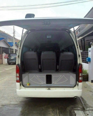 รถตู้ TOYOTA  สีขาว เครื่องดีเซล สภาพใหม่เอี่ยม รูปเยอะ การันตีคุณภาพ