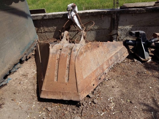 ขายด่วน  บุ้งกี๋Slope เดิมใส่ CAT 120 สภาพสวย