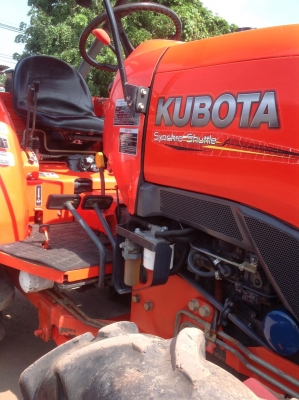 แทรกเตอร์คูโบต้า 3608 สภาพดีมากเดิมๆทั้งคันไม่ทำสีเครื่องดีเกียร์ดีเฟืองท้ายดี มีผานดันหน้าและโรตารี่