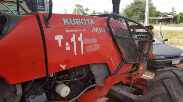ขายรถไถ KUBOTA M9540 ปี 54 เอกสารเล่มทะเบียนครบ รถใช้งานอยู่ประจำ อุปกรณ์มีผานดันหน้า และผาน 4 ขายรถไถ KUBOTA M9540 ปี 54 เอกสารเล่มทะเบียนครบ รถใช้งานอยู่ประจำ อุปกรณ์มีผานดันหน้า และผาน 4