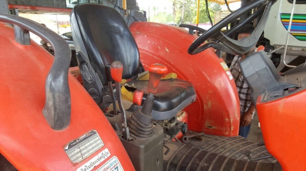 ขายรถไถ KUBOTA M9540 ปี 54 เอกสารเล่มทะเบียนครบ รถใช้งานอยู่ประจำ อุปกรณ์มีผานดันหน้า และผาน 4 ขายรถไถ KUBOTA M9540 ปี 54 เอกสารเล่มทะเบียนครบ รถใช้งานอยู่ประจำ อุปกรณ์มีผานดันหน้า และผาน 4