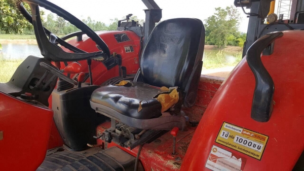 ขายรถไถ KUBOTA M9540 ปี 54 เอกสารเล่มทะเบียนครบ รถใช้งานอยู่ประจำ อุปกรณ์มีผานดันหน้า และผาน 4 ขายรถไถ KUBOTA M9540 ปี 54 เอกสารเล่มทะเบียนครบ รถใช้งานอยู่ประจำ อุปกรณ์มีผานดันหน้า และผาน 4