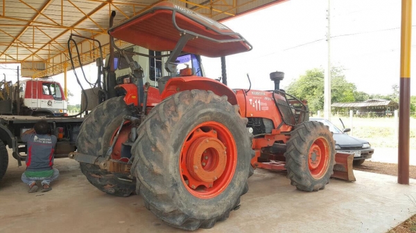 ขายรถไถ KUBOTA M9540 ปี 54 เอกสารเล่มทะเบียนครบ รถใช้งานอยู่ประจำ อุปกรณ์มีผานดันหน้า และผาน 4 ขายรถไถ KUBOTA M9540 ปี 54 เอกสารเล่มทะเบียนครบ รถใช้งานอยู่ประจำ อุปกรณ์มีผานดันหน้า และผาน 4