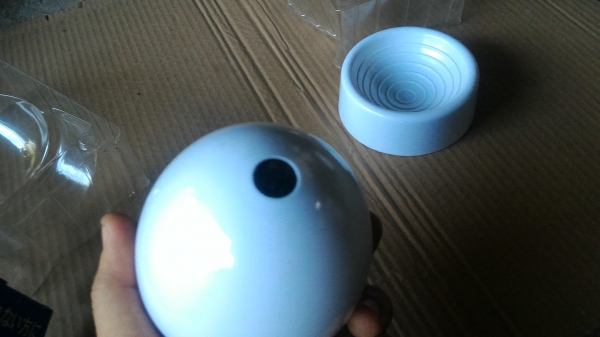 เครื่องช่วยทำให้หลับง่ายขึ้น มีแสงส่องอ่อนๆขึ้นฝ้าดาน และเครื่องจะดับเองเมื่อถึงเวลา