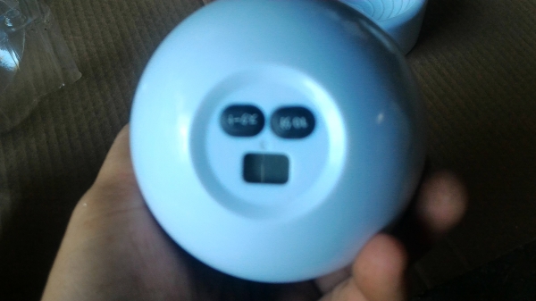 เครื่องช่วยทำให้หลับง่ายขึ้น มีแสงส่องอ่อนๆขึ้นฝ้าดาน และเครื่องจะดับเองเมื่อถึงเวลา