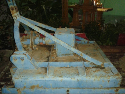 เครื่องตัดหญ้าครับส่งใด้ครับตามตกลง