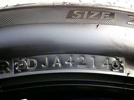 ขายยาง 225/50R17 บริดสโตน อีโคเปีย ยางสัปดาห์ที่42ปี14 ดอกยางหนาลึกสดเท่ากันไม่มีปะสวยๆ จำนวน 1 ชุด