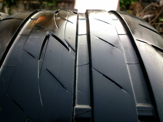 ขายยาง 225/50R17 บริดสโตน อีโคเปีย ยางสัปดาห์ที่42ปี14 ดอกยางหนาลึกสดเท่ากันไม่มีปะสวยๆ จำนวน 1 ชุด