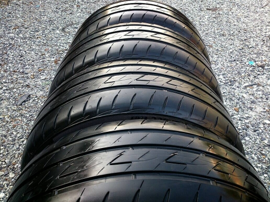 ขายยาง 225/50R17 บริดสโตน อีโคเปีย ยางสัปดาห์ที่42ปี14 ดอกยางหนาลึกสดเท่ากันไม่มีปะสวยๆ จำนวน 1 ชุด