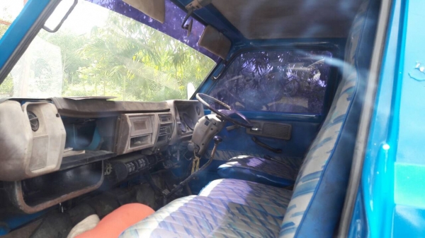 6ล้อติดเครน3ตัน...MITSUBICHI CANTER 110 แรง...(รถประมูลกรมตำรวจ มีเอกสารขึ้นเล่มทะเบียน)