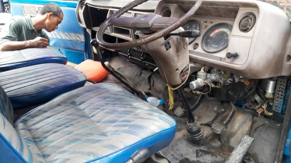 6ล้อติดเครน3ตัน...MITSUBICHI CANTER 110 แรง...(รถประมูลกรมตำรวจ มีเอกสารขึ้นเล่มทะเบียน)