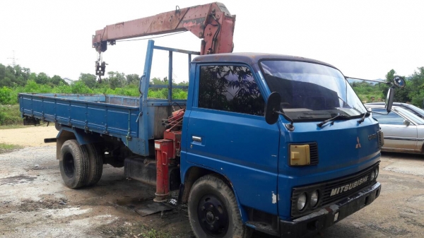 6ล้อติดเครน3ตัน...MITSUBICHI CANTER 110 แรง...(รถประมูลกรมตำรวจ มีเอกสารขึ้นเล่มทะเบียน)